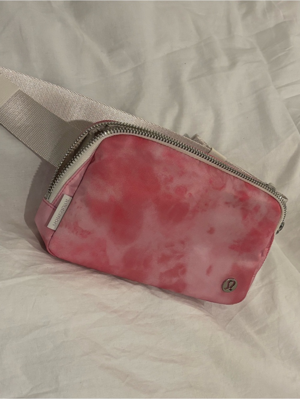Lululemon Everywhere Belt Bag 1L Strawberry Smoothie